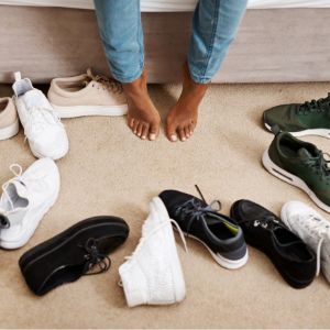 Cum alegem încălțămintea potrivită pentru zilele de vară 